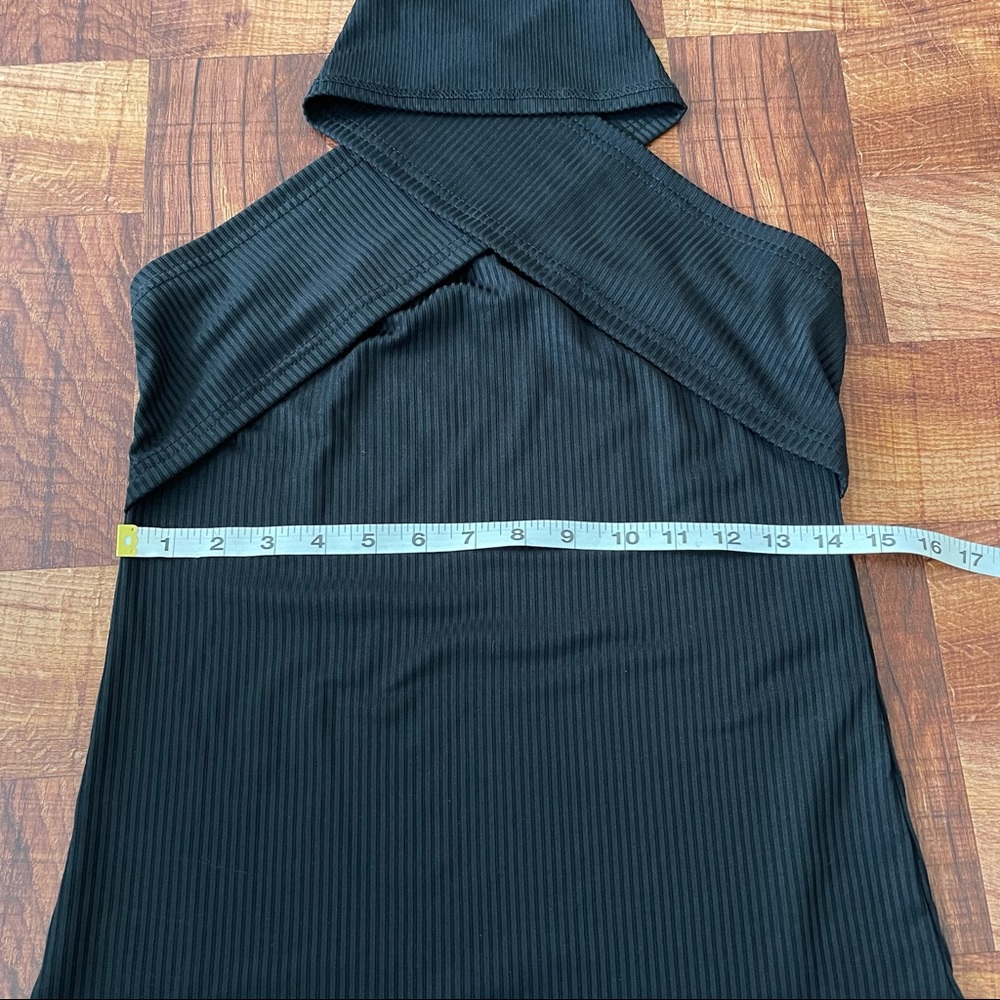 CrissCross Crop Top - Picture 4 of 6